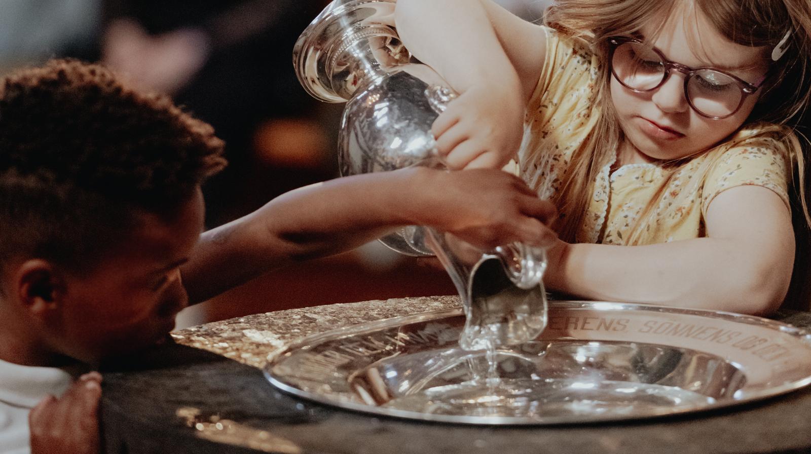 Bok om dåp: En liten guide til dåpen