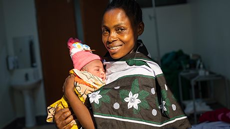 Et barn er født, og overlever så vidt